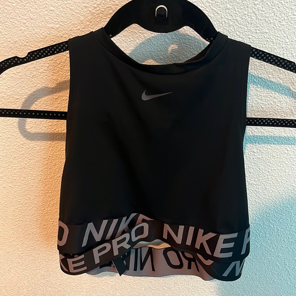 Brand new with tags-Nike Pro Crop Top
